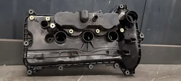Dacia Duster II Rocker cam cover 132657536r