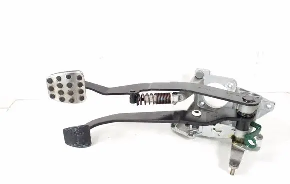 Mercedes-Benz E C207 W207 Pedal assembly A2042909801