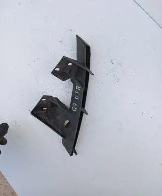 Audi Q7 4L Front bumper mounting bracket 4L0807334