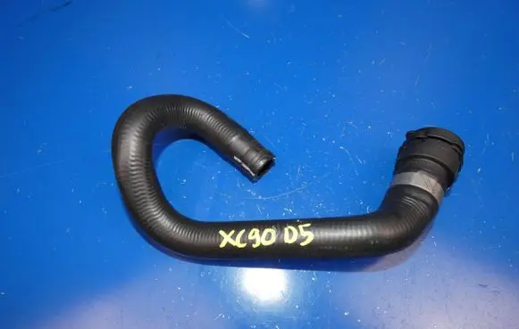 Volvo XC90 Engine coolant pipe/hose 8888627392 32203162