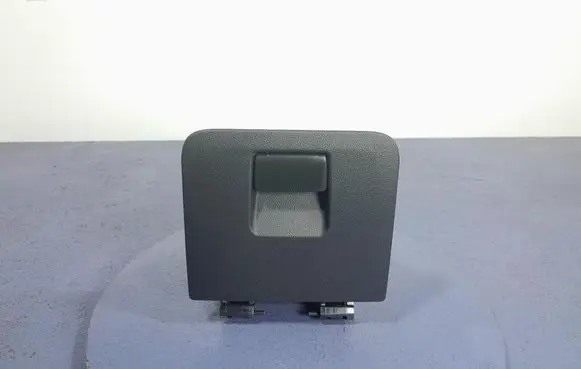 Glove box