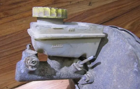 Master brake cylinder