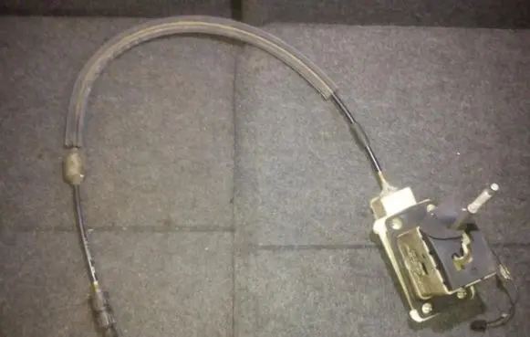 Peugeot 607 Gear shift cable linkage