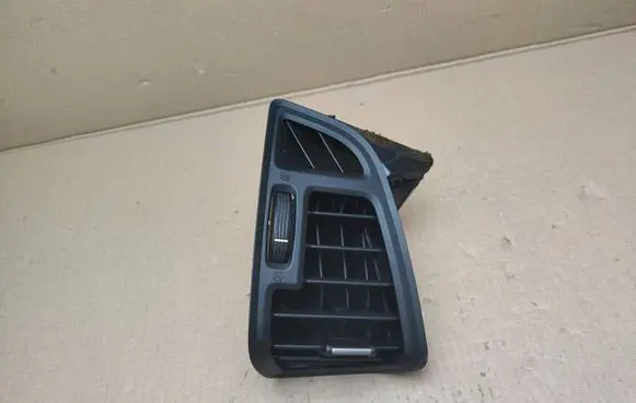 Ford Escape III Rear air vent grill CJ54-S018B09