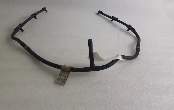 Maserati Levante Fuel return line/hose 41302037F 1928301467 0445130059