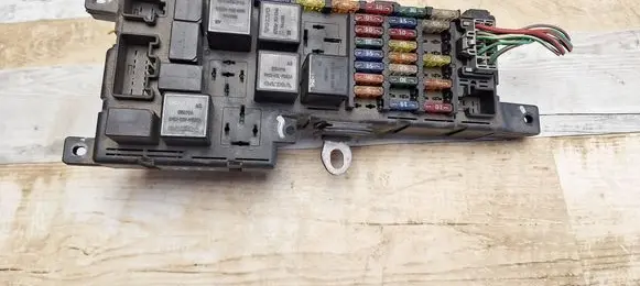 Volvo S60 Fuse module 8678449 518828017 031106140943