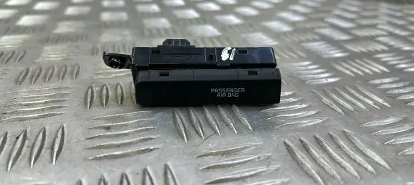 KIA Sportage Passenger airbag on/off switch 95960F1710