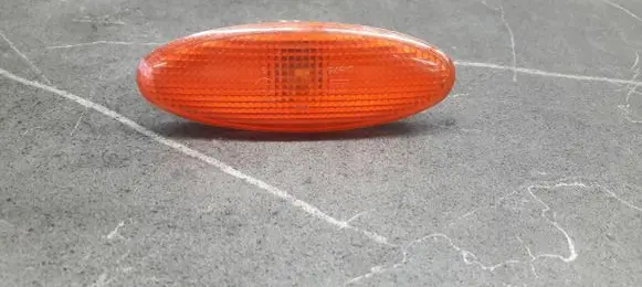 Ford Escort Front fender indicator light 95GG13K309AA