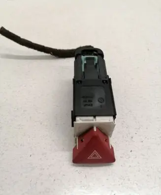 Volkswagen PASSAT B6 Hazard light switch 3C0953509
