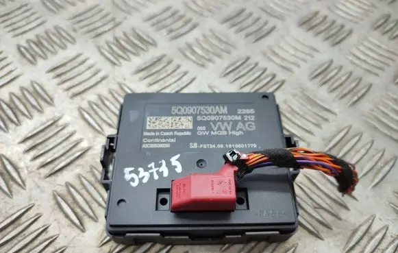 Volkswagen Golf VII Door control unit/module 5Q0907530AM