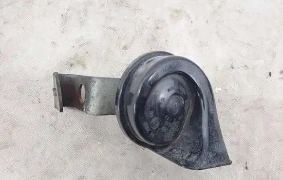 BMW 5 F10 F11 Horn signal 3881157