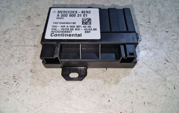 Mercedes-Benz C W204 Fuel injection pump control unit/module A0009003101