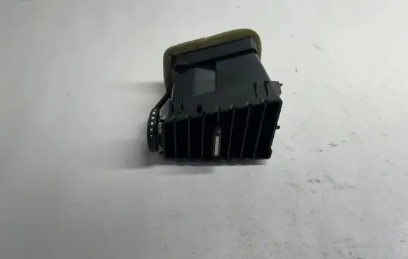 Seat Leon (5F) Dashboard air vent grill cover trim 5F1819110 5F1820951