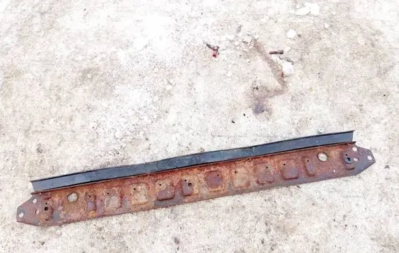 Volvo XC70 Radiator mount bracket 31265124