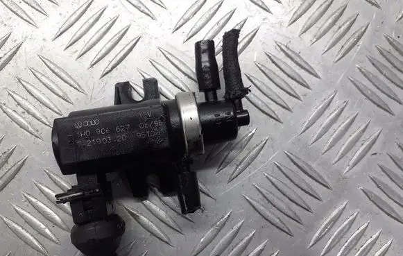 Audi A4 S4 B5 8D Turbo solenoid valve 1H0906627