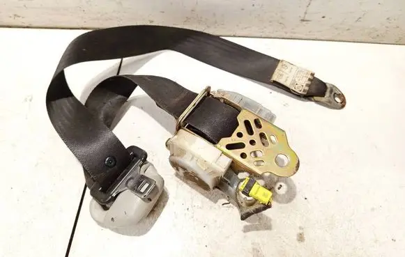 Toyota Corolla Verso E121 Front seatbelt
