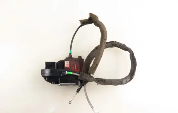 Nissan Qashqai Rear door lock