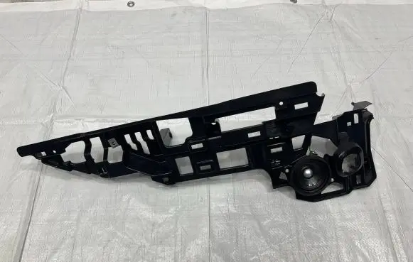 Maserati Grecale Bracket in trunk/boot 670176555