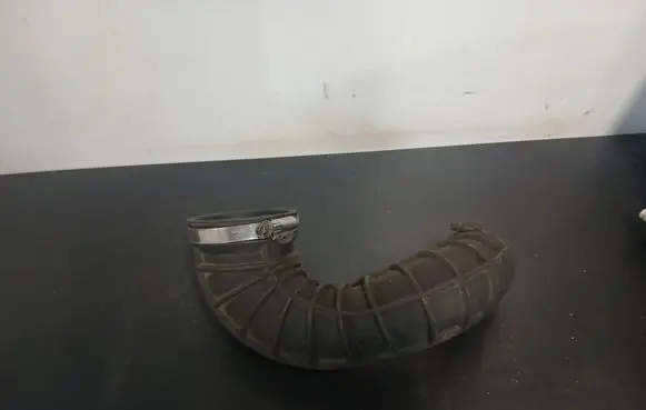 Volvo V70 Air intake hose/pipe 08694146