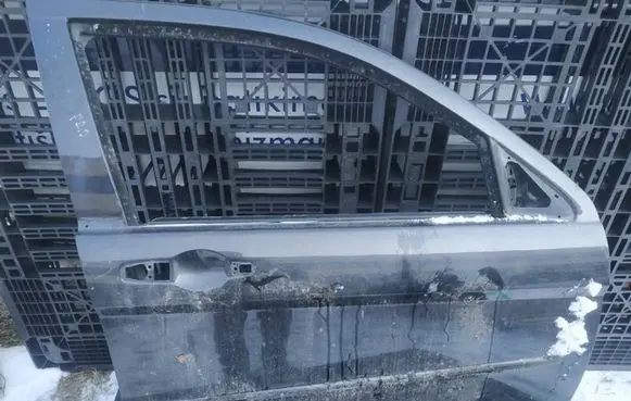 Chrysler Sebring (JS) Front door juodos