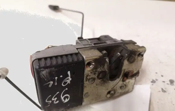 Peugeot 206 Front door lock
