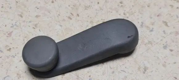 Chevrolet Kalos Rear door window winding handle 96301568