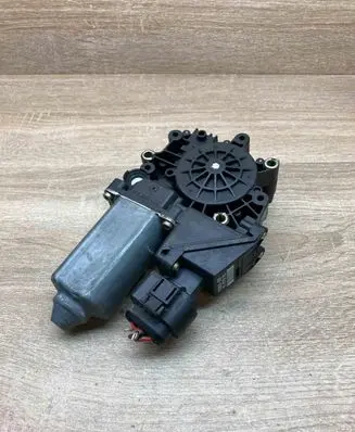 Audi A6 S6 C5 4B Front door window regulator motor 8D0959801 114183100 113846100