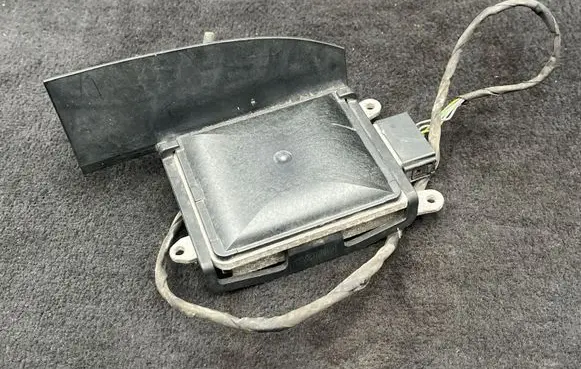 BMW 5 F10 F11 Blind spot module 6873336