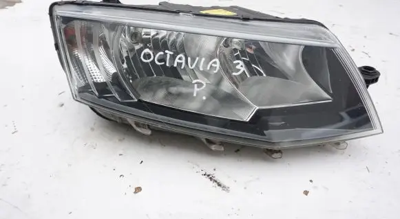 Skoda Octavia Mk3 (5E) Headlight/headlamp
