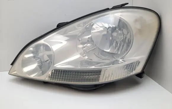 Toyota Avensis Verso Headlight/headlamp