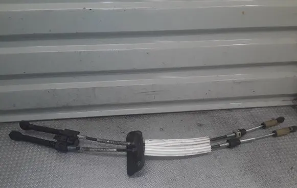 Volkswagen Transporter - Caravelle T5 Gear shift cable linkage 