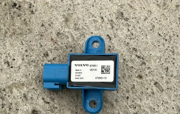 Volvo XC60 Airbag deployment crash/impact sensor 30798511 120310C 973580101