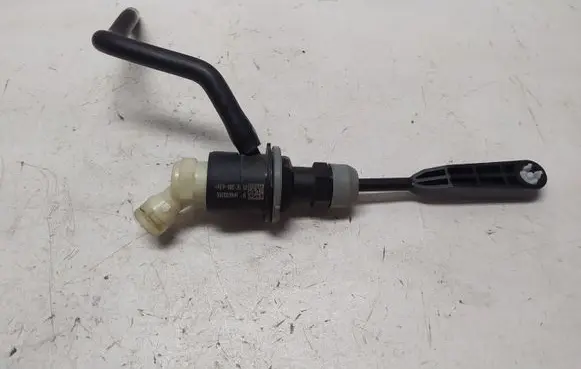 Dacia Logan II Clutch master cylinder 306100394R