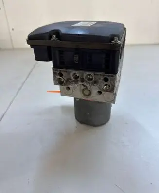 BMW 6 F06 Gran coupe ABS Pump 6852808 6852811