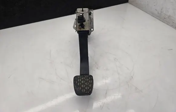 Volkswagen Crafter Clutch pedal 1036776