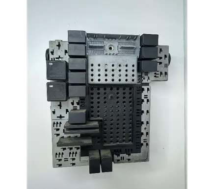 Volvo V70 Central body control module 8645170 8645171 00W113