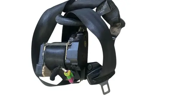 Skoda Fabia Mk1 (6Y) Front seatbelt 33003479