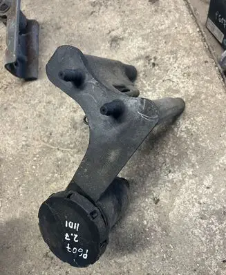 Peugeot 607 Oil breather separator 4R8Q6A785AE 4R8Q6A785A