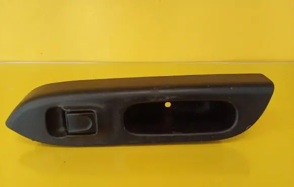 Opel Frontera B Electric window control switch 8971221021