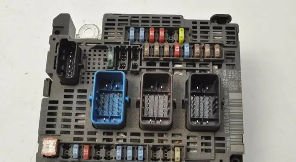 Peugeot 508 Fuse box set 9674921980