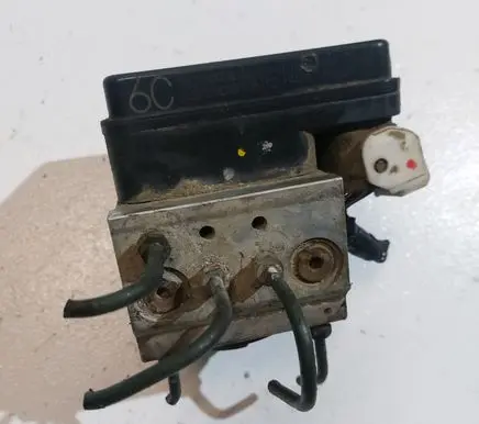 Toyota Hilux (AN10, AN20, AN30) ABS Pump