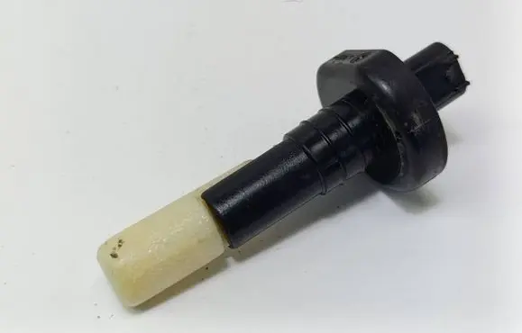 Mercedes-Benz E W211 Windshield washer fluid level sensor 2205400045