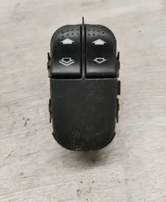 Ford Focus Electric window control switch 3162302