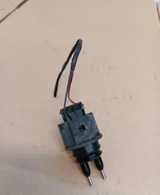 Volkswagen Touareg I Windshield washer fluid level sensor NOCODE