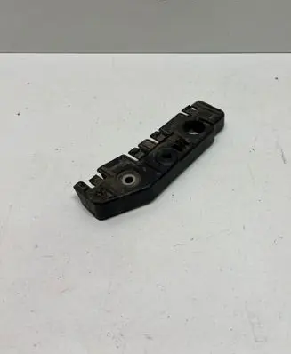 Audi A5 Fender mounting bracket 8W6853922
