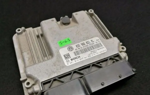 Volkswagen Touran I Engine control unit/module 03G906021ML