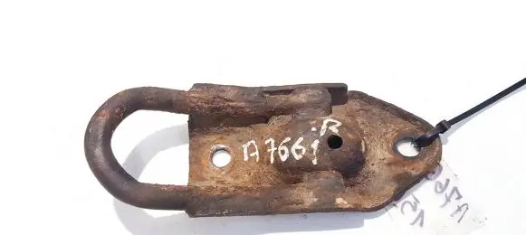 Toyota Corolla Verso AR10 Towing hook eye 
