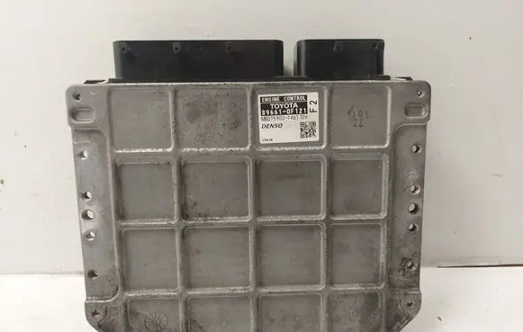 Toyota Verso Engine control unit/module 896610F121 896610F122 MB2759001461