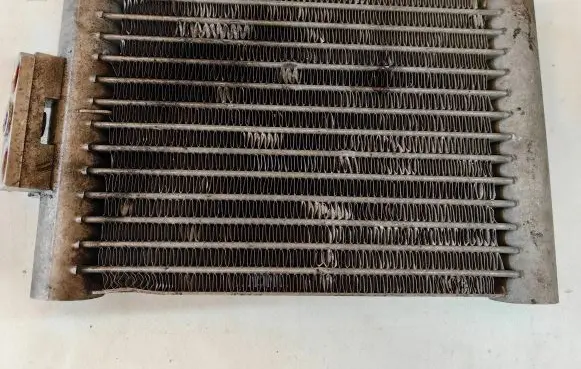 Engine oil radiator