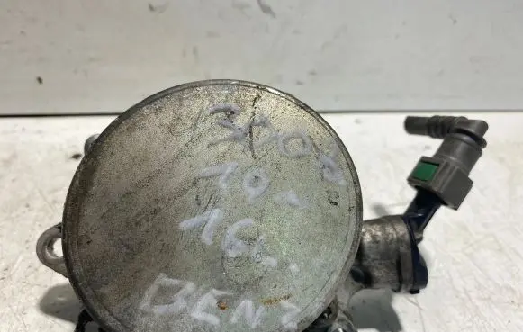 Peugeot 3008 I Vacuum pump